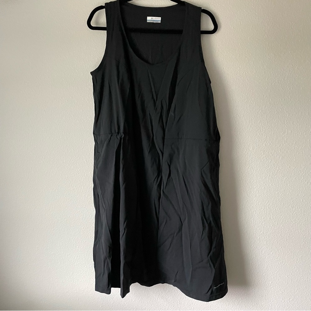 Columbia Omni Shield Size L Black Dress Drawstring Lightweight